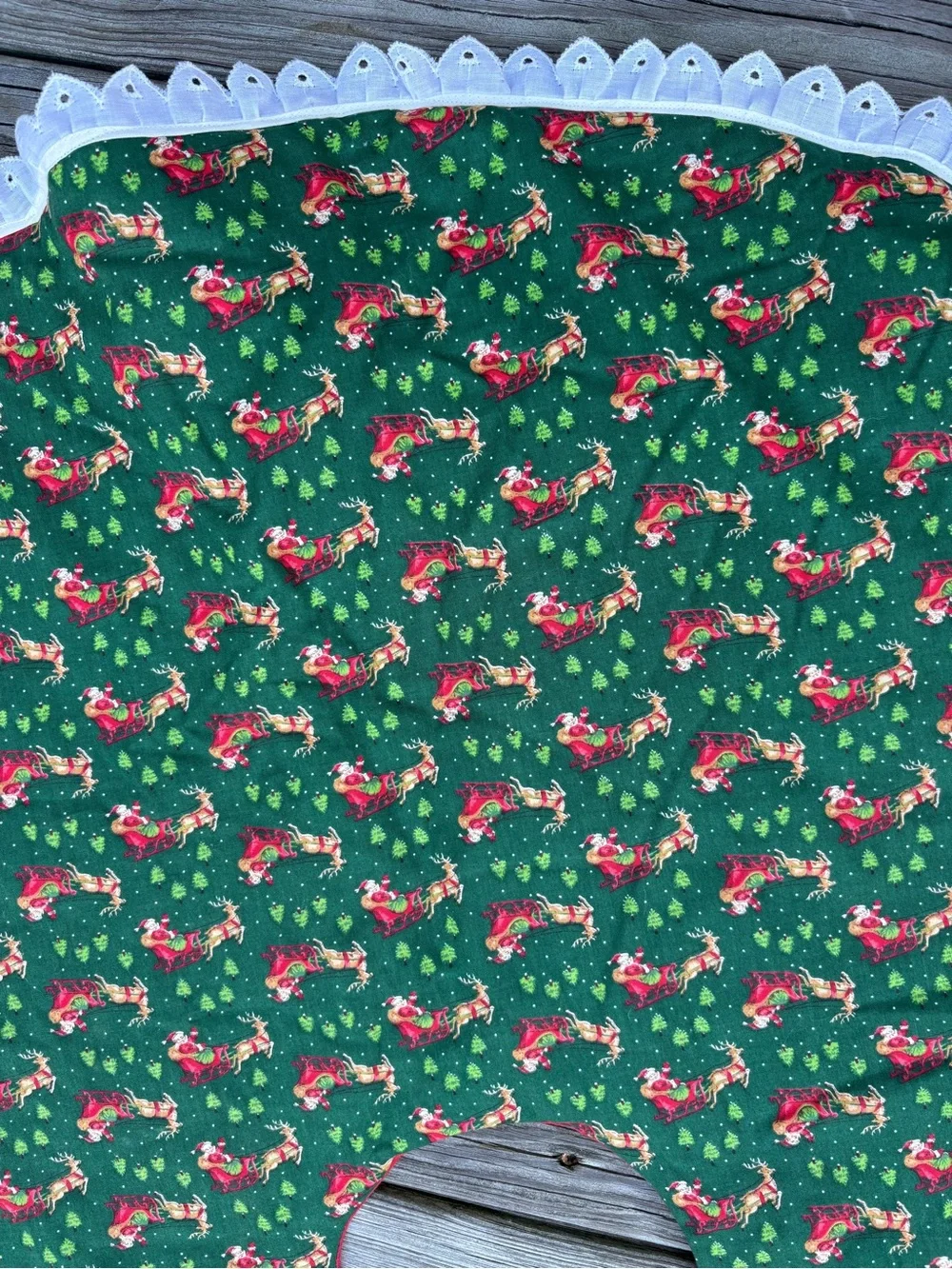 Vtg Green Santa and reindeer Christmas Tree Skirt reversible